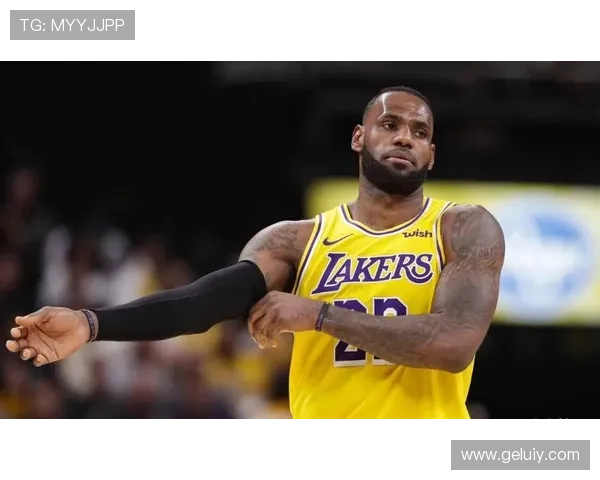 詹姆斯再创历史里程碑湖人鏖战加时险胜勇士全场高燃瞬间回顾